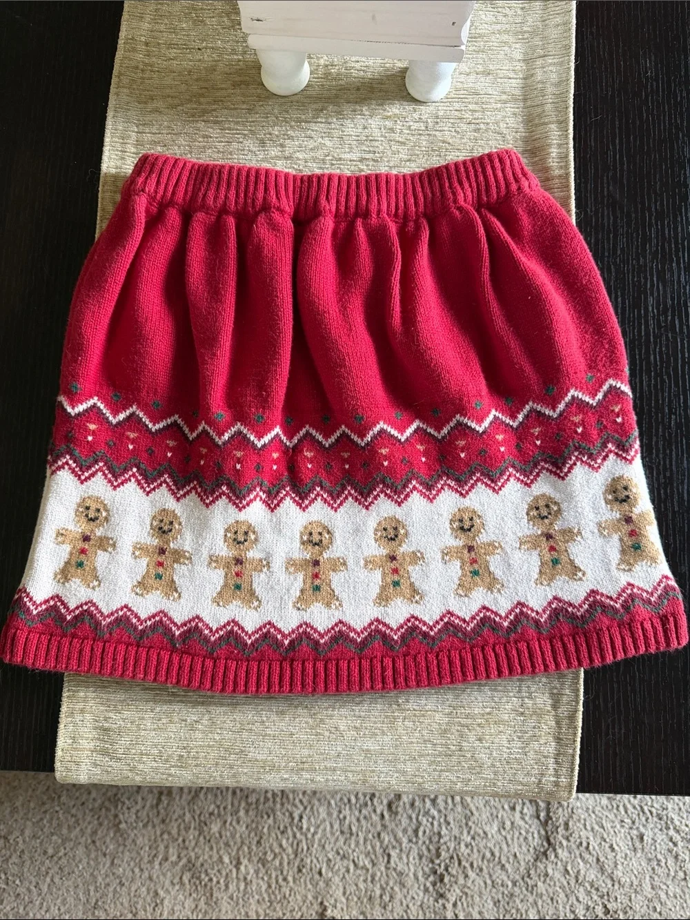 Gymboree girl’s red gingerbread sweater skirt